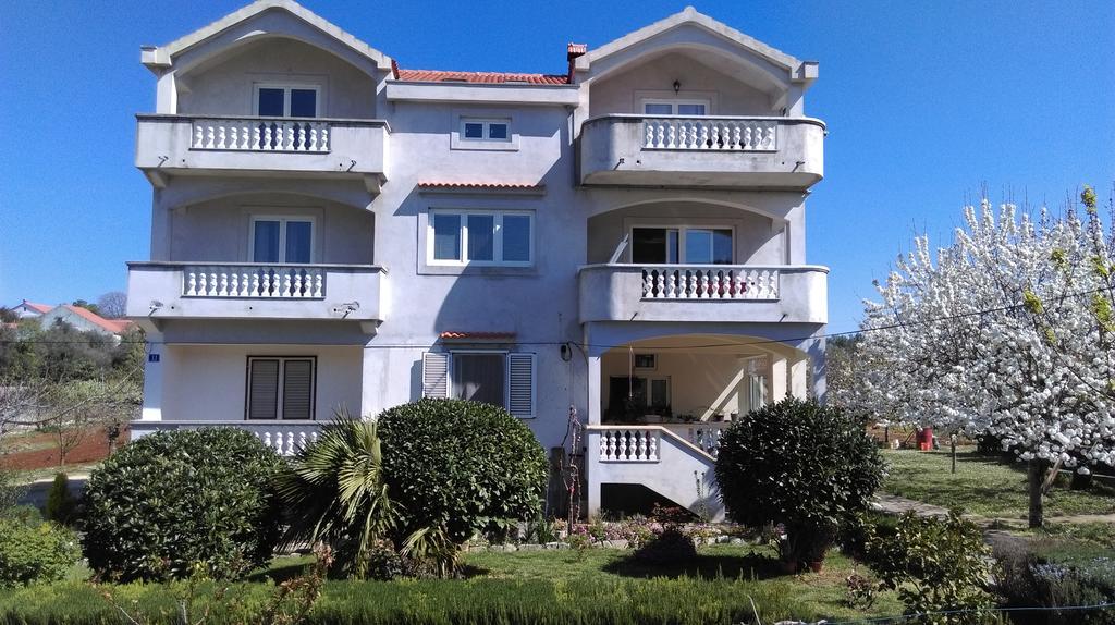 Apartments Lena Sutomiscica Exterior foto